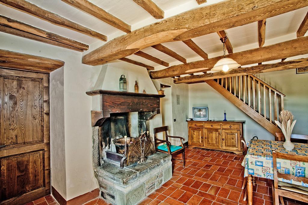 Agriturismo Terra Di Michelangelo Caprese Michelangelo Esterno foto