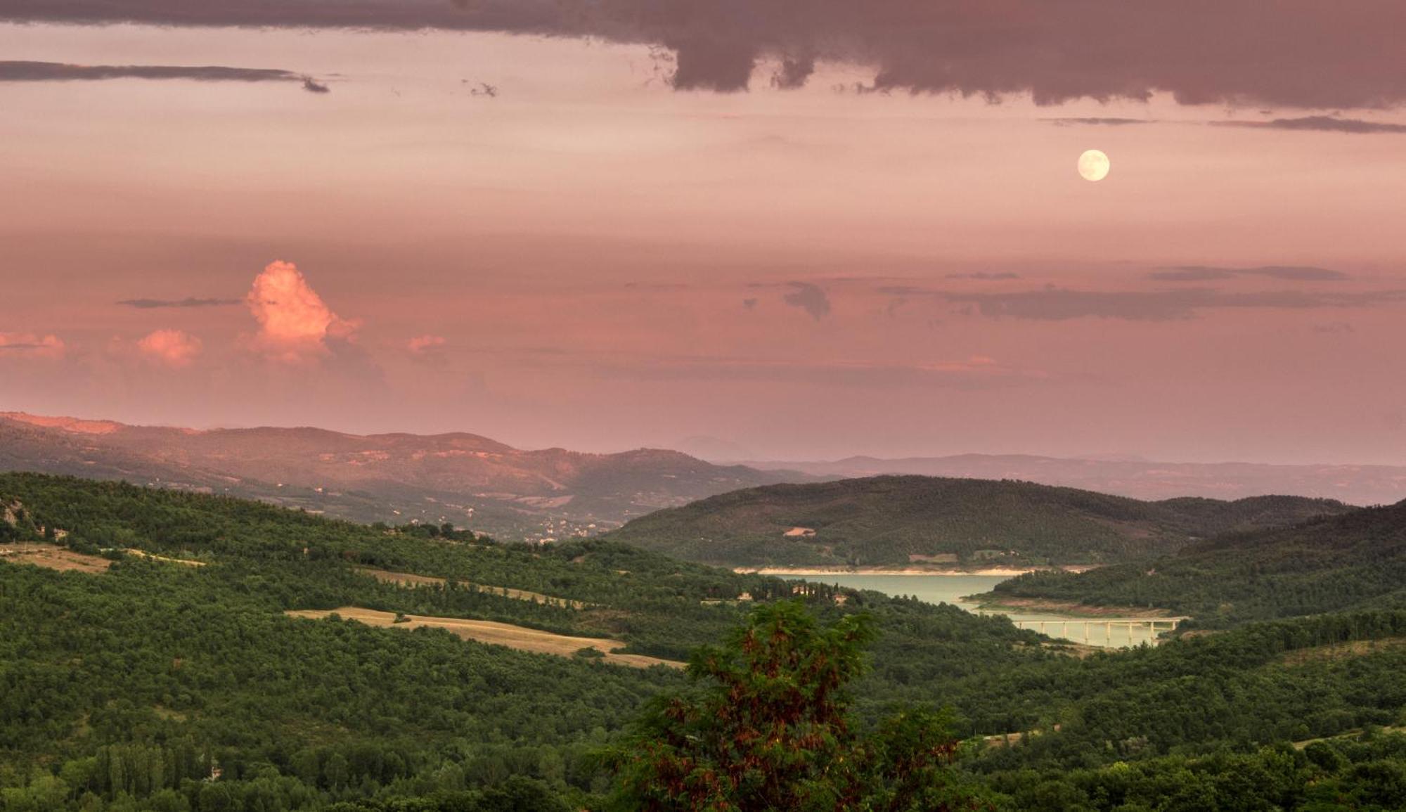 Agriturismo Terra Di Michelangelo Caprese Michelangelo Esterno foto